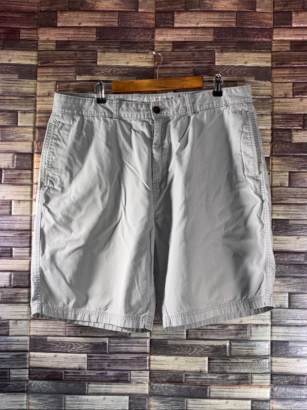 Mens Pre Owned Magellan Outdoors 40 Gray Shorts